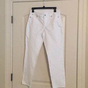 White petite 5 pocket  curvy jeans